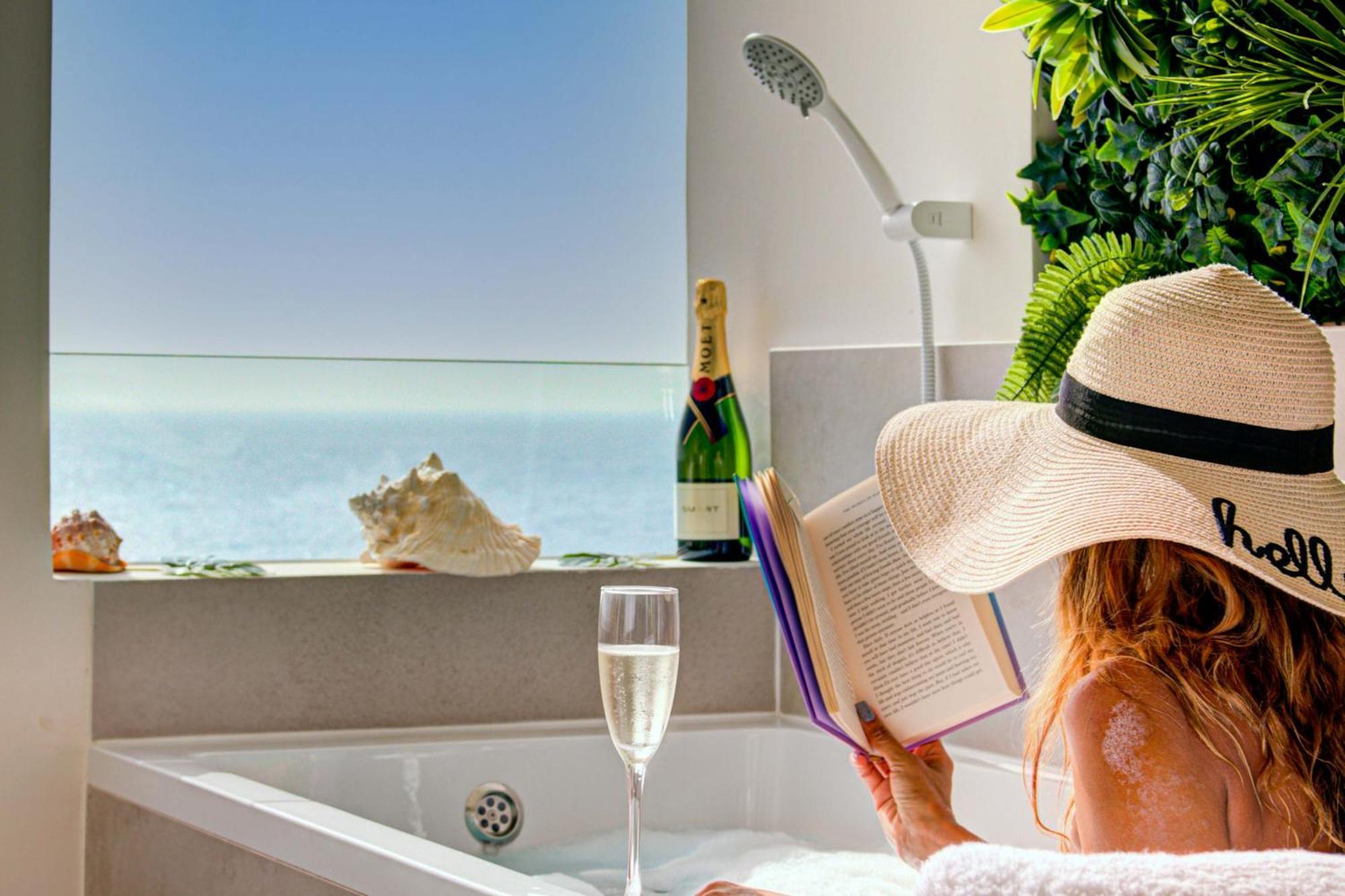 Beautiful Sea View Apartment กาเยาซัลวาเค ภายนอก รูปภาพ
